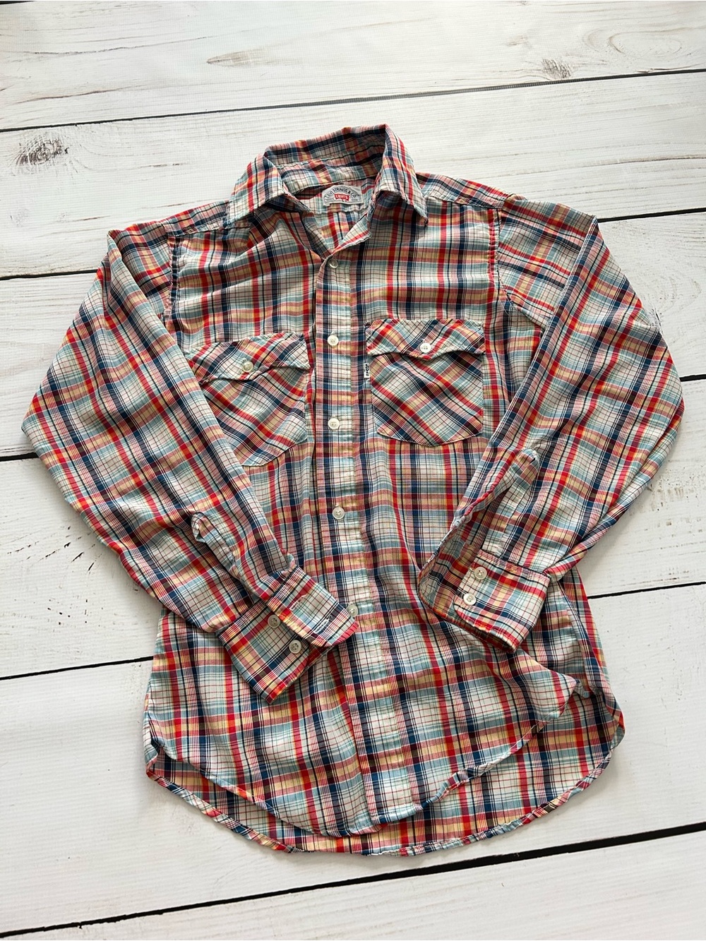 Levi's Men's Multi-Color Plaid Button-Down Shirt